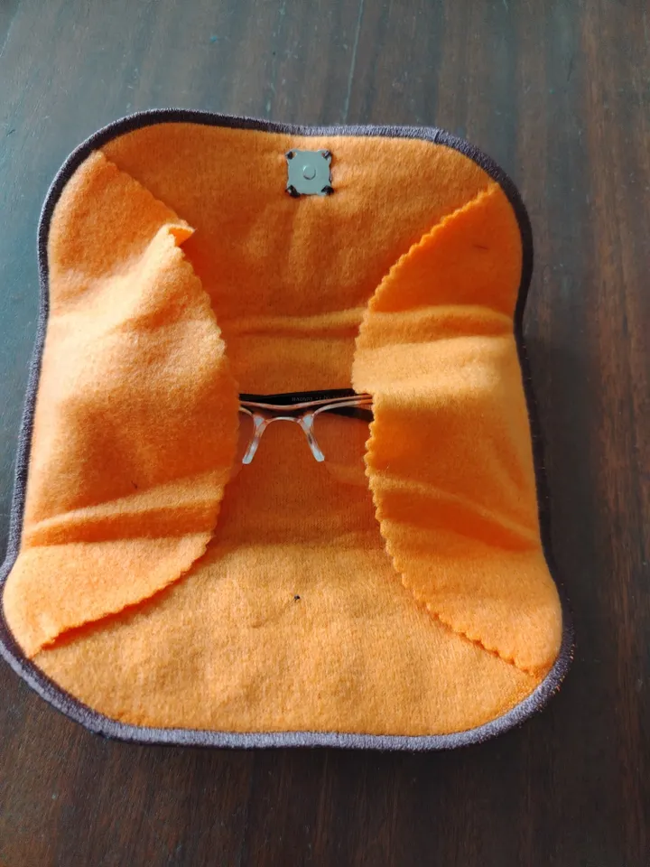 Machine Embroidery Design Eyeglass case In the Hoop