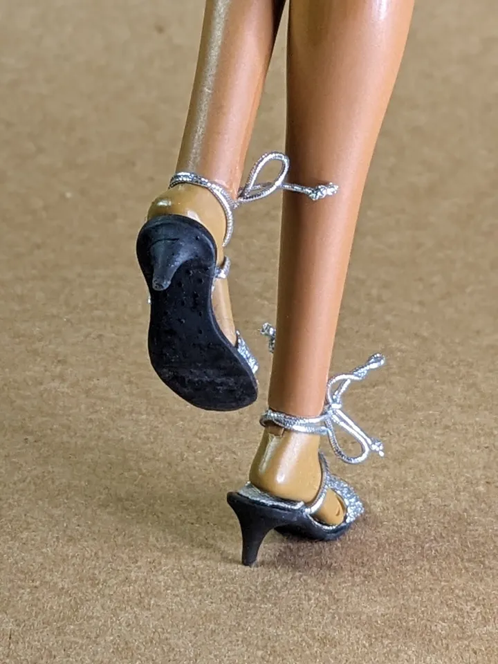 Handmade silver sandals with elastic lace for 16-inch Integrity Dolls (FR16)
