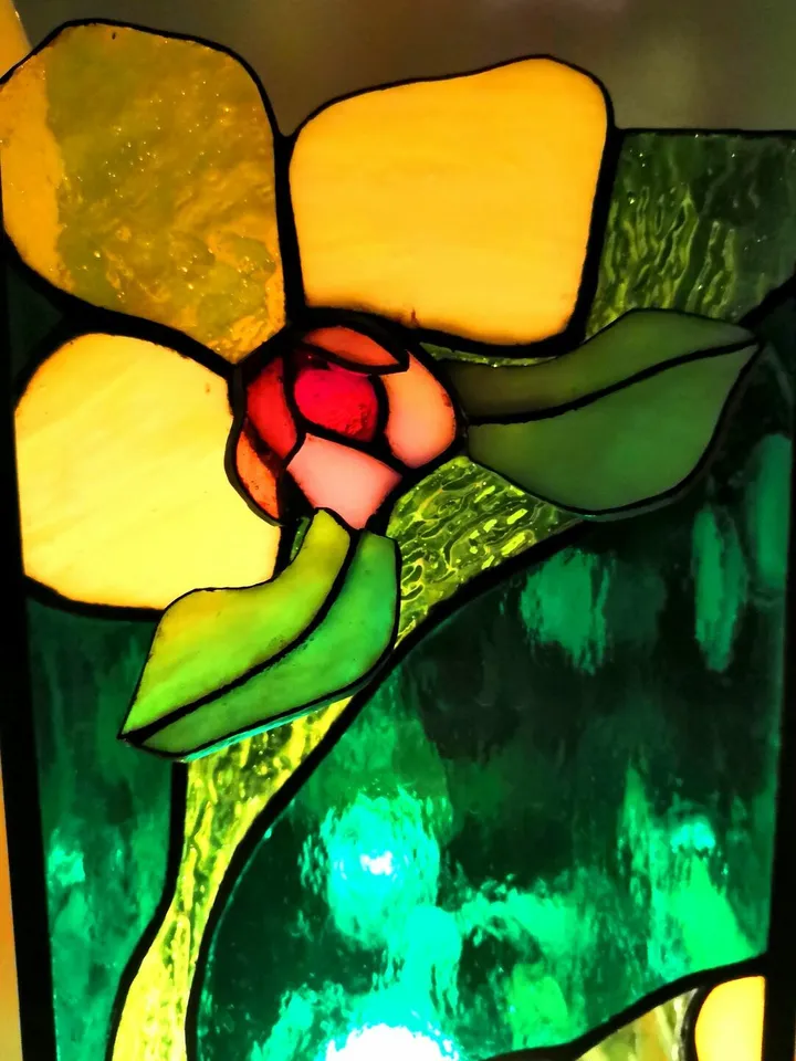 Tiffany Style Orchid Lamp, Stained Glass Orchid Table Lamp, Handmade Floral Glass Lamp, Decorative Tiffany Orchid Light, Art Glass Lamp with Orchids