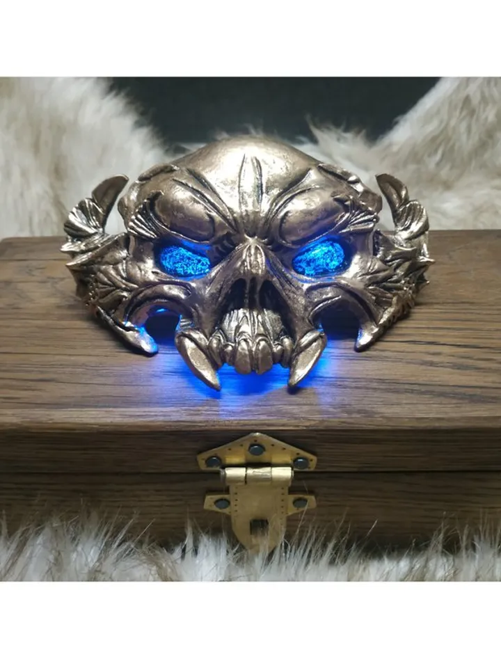 Belt buckle - Warhammer cosplay accessory - cosplay armor - Made to order - LED