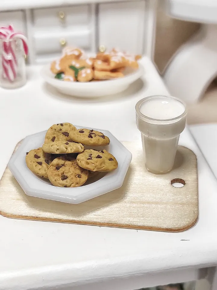 Christmas treat for santa claus - chocolate chip cookies for dolls - food for barbie - realistic miniature - Christmas