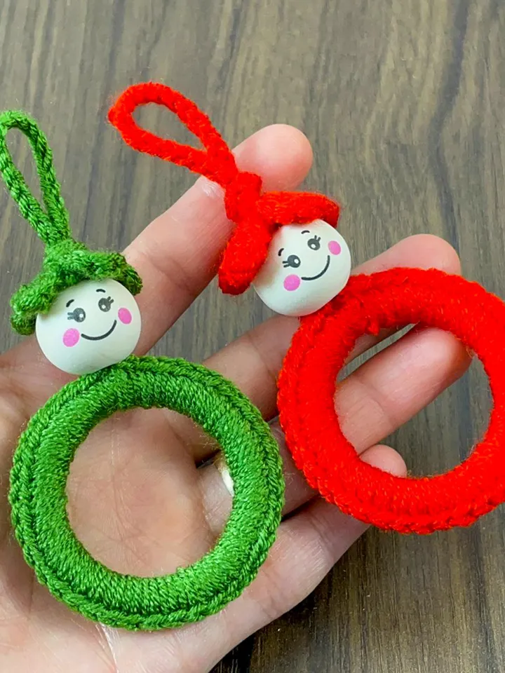 Crochet Christmas Elf Wreath Pattern, DIY Red Ornament PDF, Handmade Holiday Décor Tutorial, Beginner Festive Craft Project