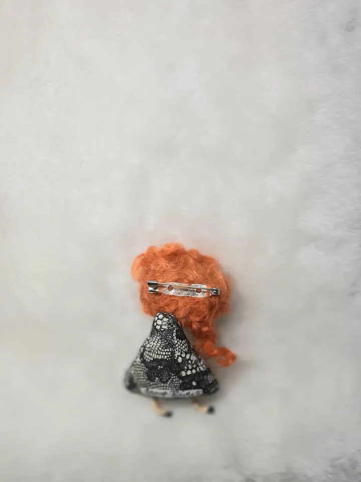 Textile brooch