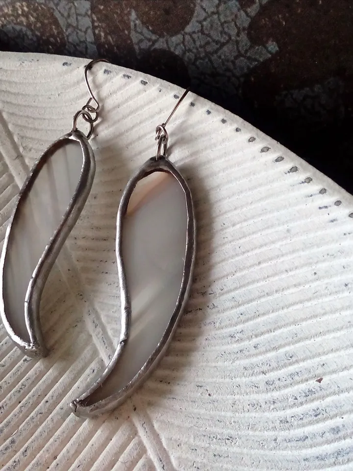 Wavy earring, simple stained glass earrings, transparent curle earrings, kawaii Dangle earrings
