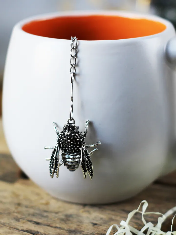 Bumble bee tea strainer for herbal tea, Tea infuser with bee charm, Tea Steeper bee pendant, Loose leaf tea gift
