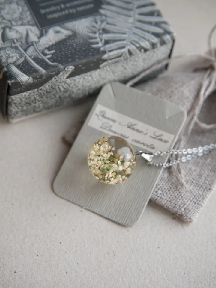Dried Flower Jewelry for her. Real Queen Annes Lace flowers necklace. Resin sphere jewelry. Flowers snowflake handmade