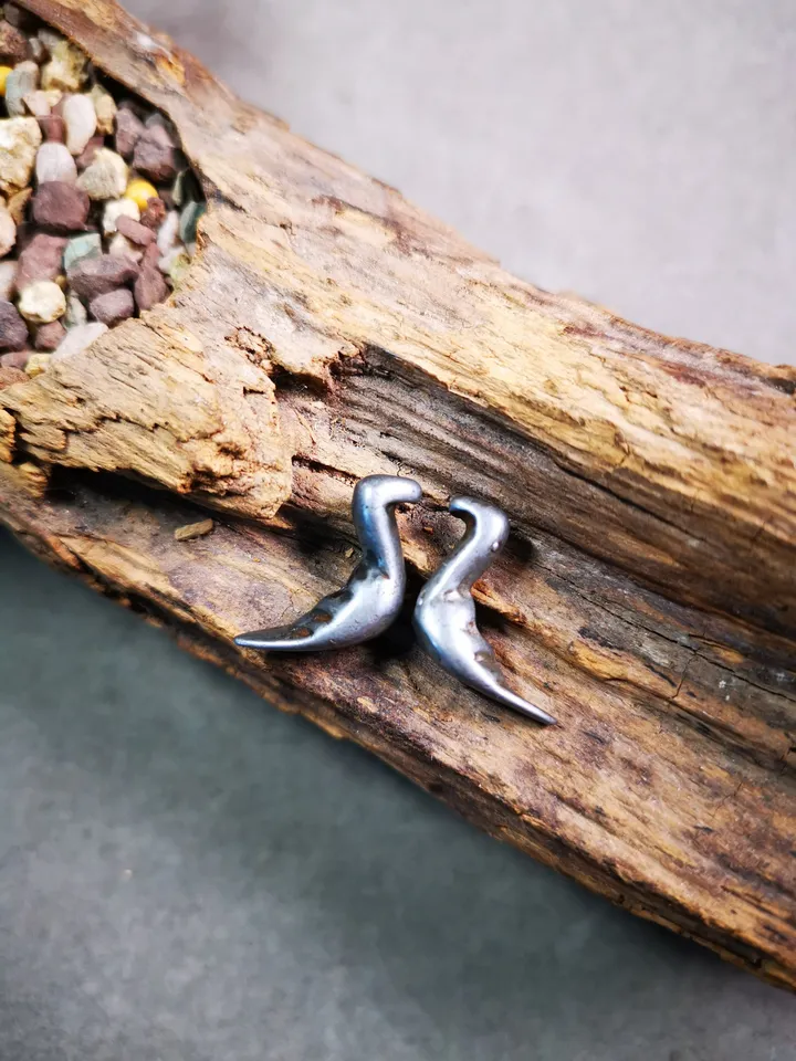 Gandhanra Handmade Tibetan Amulet Pendant,Mini Birds Bead, Mala Marker Bead Accessories, Made of Cold Iron
