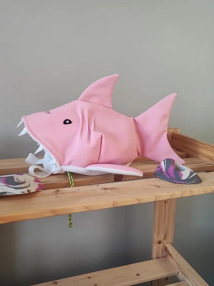Chalk bag Shark Pink for rock climbing