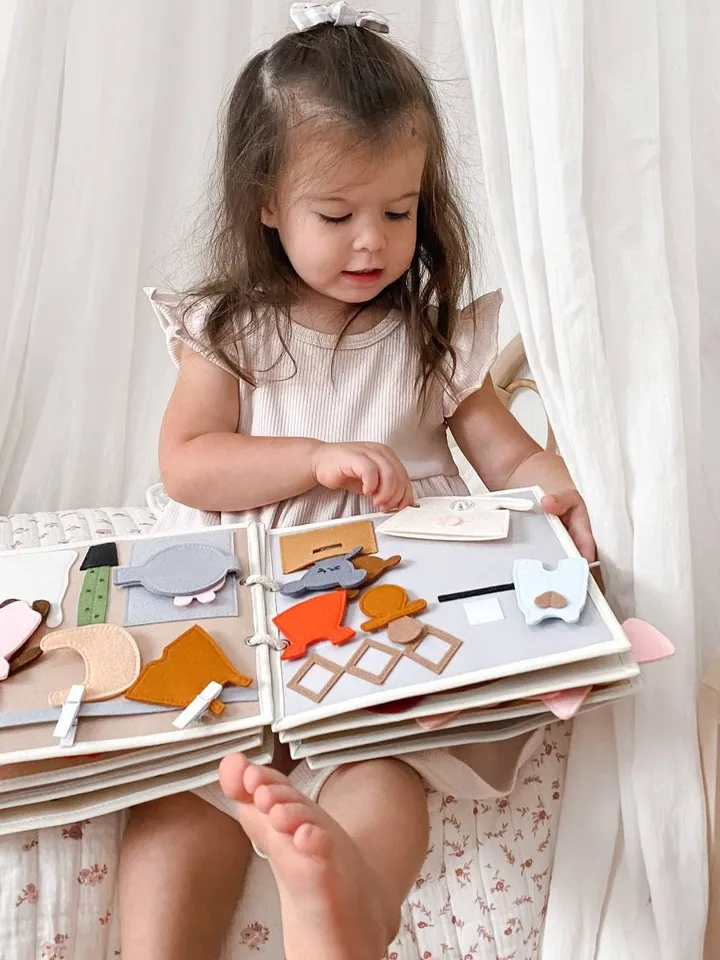 quiet book dollhouse, felt book 8 pages, 1 year old girl gift, gifts for kids, first birthday gift for girl, baptism gift, kinderkrama
