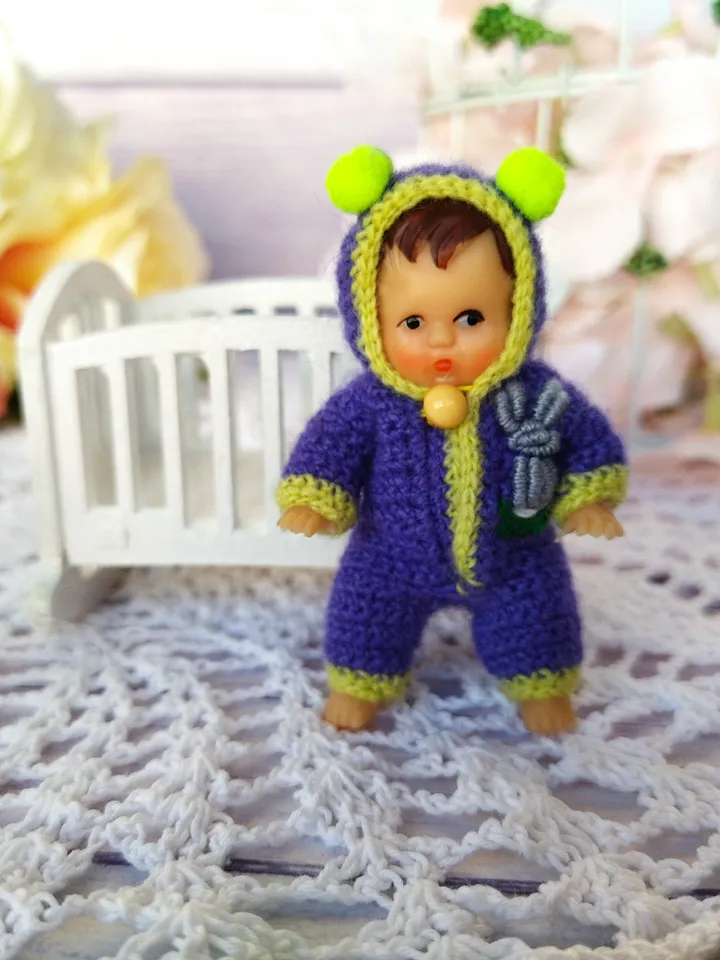 Miniature Rubber Ari doll clothes