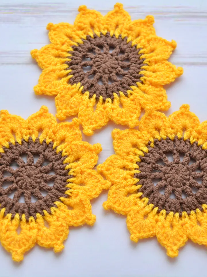 Sunflower coaster pattern