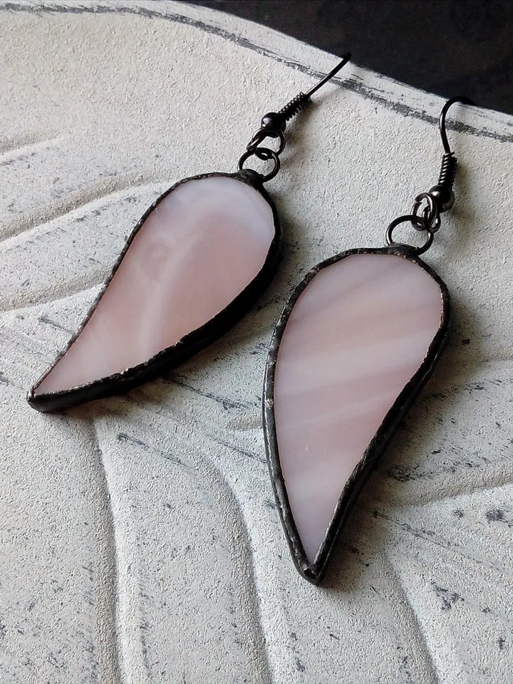 Pink wavy earring, glass earrings, simple stained glass, petals earrings, kawaii earrings, Dangle earrings