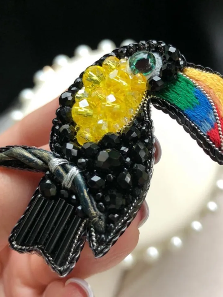 Toucan brooch/tropic bird brooch/bird brooch/handmade brooch/handmade jewelry/giftforher