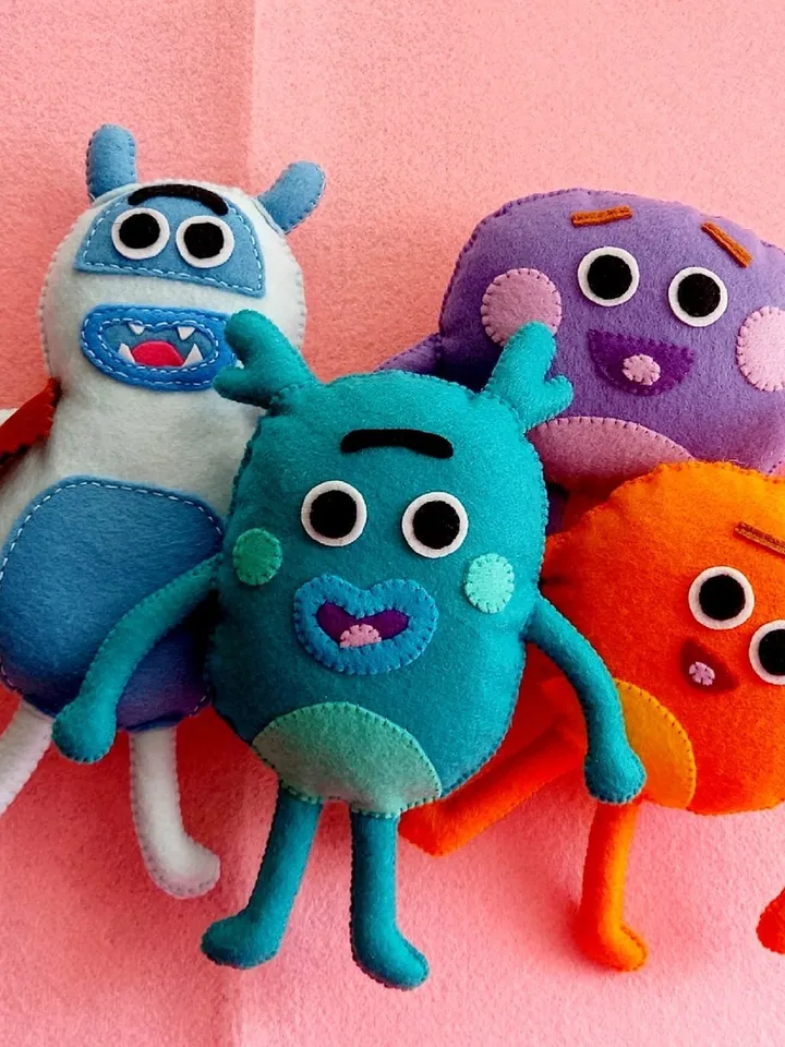 Super Simple Bumble Nums toy felt, Set 5 toy
