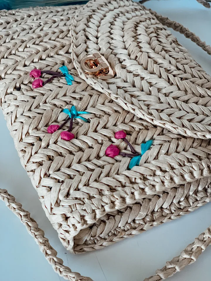 Small crossbody clutch crochet pattern PDF and video tutorial, digital instant download