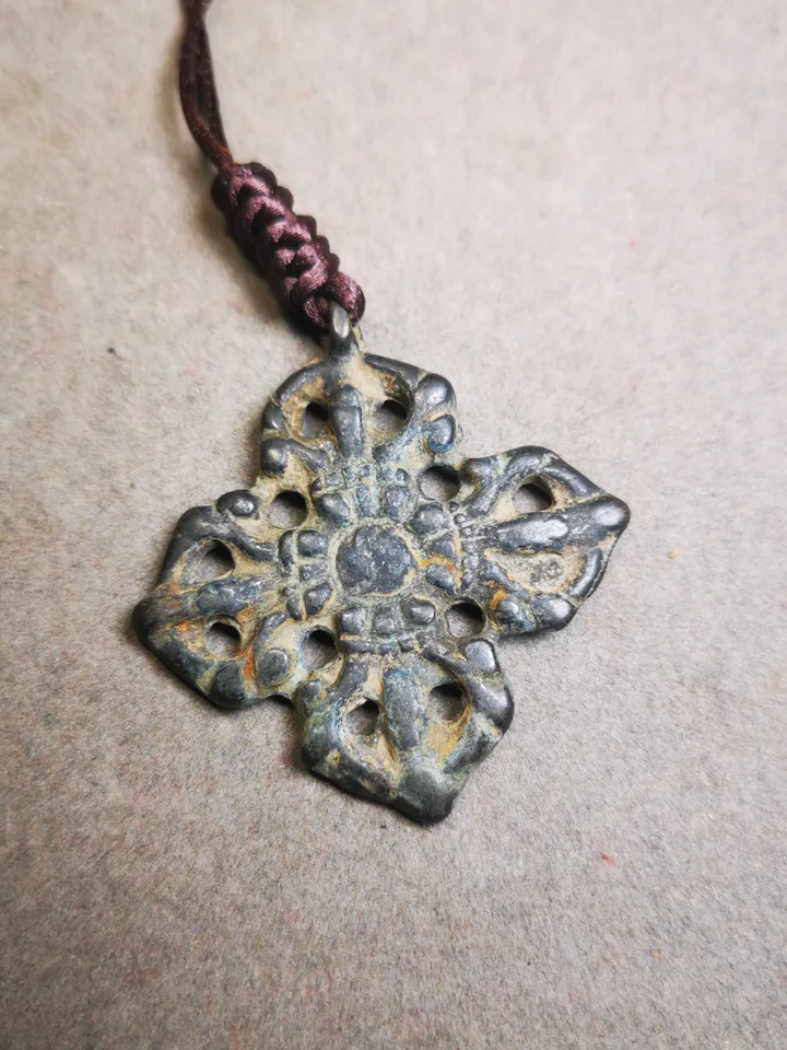 Gandhanra Antique Tibetan Buddhist Amulet,Cross Vajra Badge, 50 years old