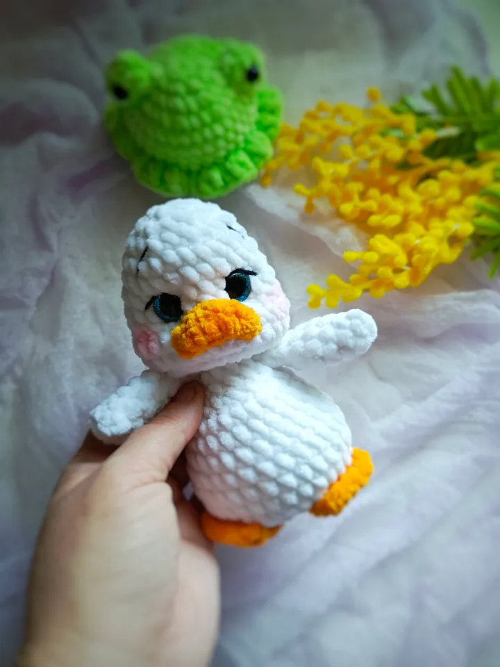 Pattern: Goose Stuffie Pattern, crochet goose, crochet pattern animal, crochet hat
