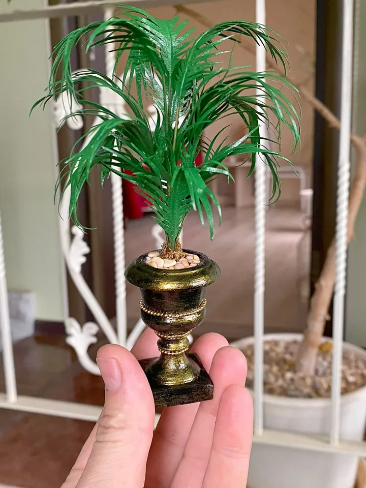 Palm tree in a flowerpot for a dollhouse. 1:12. Plant for a doll. Miniature. Handmade.