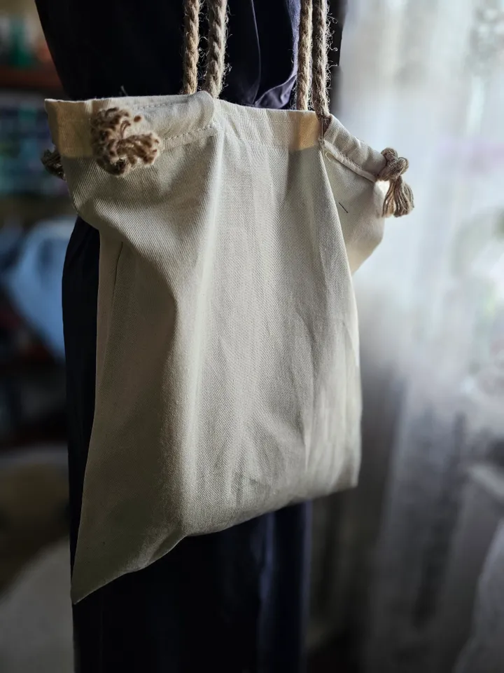 Shopper bag with embroidery