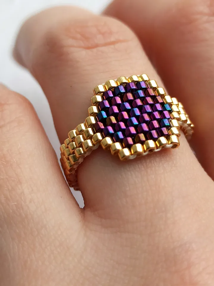 PDF tutorial - Beaded Purple/ Green signet ring