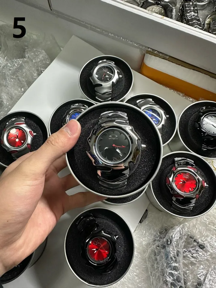 Oakley Blade Y2K vintage watch - 11 unique colors! Retro style, iconic design, rare models