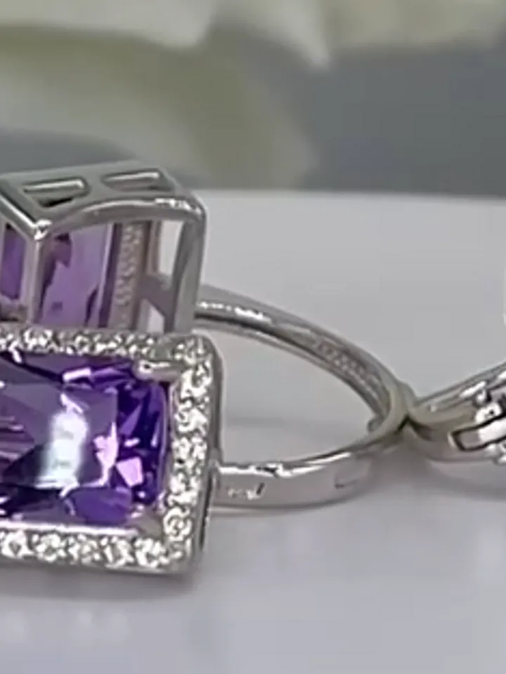 Classic ring with natural amethyst and cubic zirconia