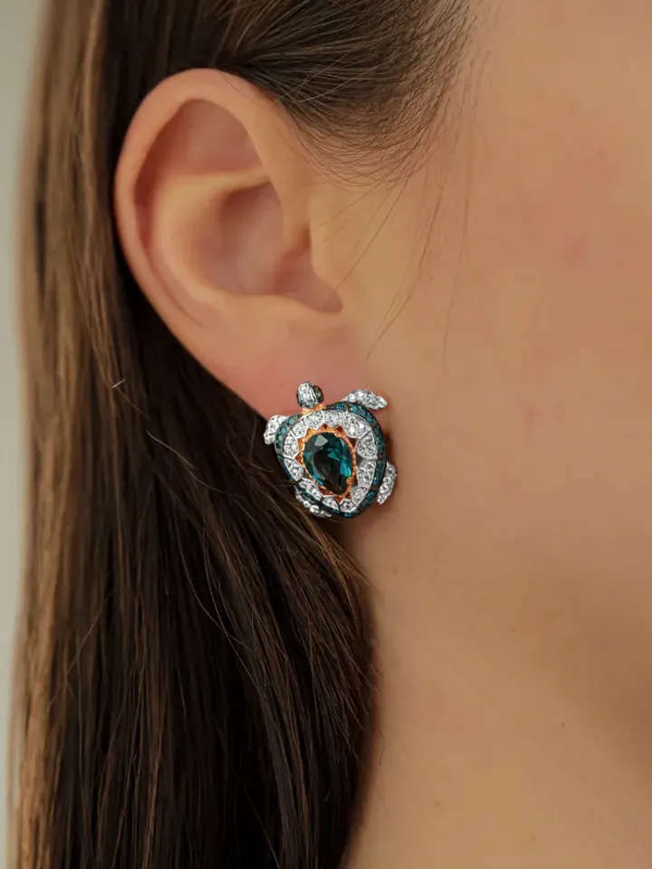 Earrings jewelry Silver gold plated 925 assay value with topaz and cubic zirconia