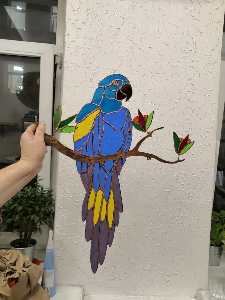 Macaw Parrot "Lucky One", Tiffany Stained Glass Art, Colorful Macaw Bird Glass Art, Tropical Parrot Tiffany Glass Decor, Stained Glass Macaw Wall Art, Handmade Glass Parrot Suncatcher, Exotic Bird Tiffany Stained Glass, Lucky Macaw Window Ornament