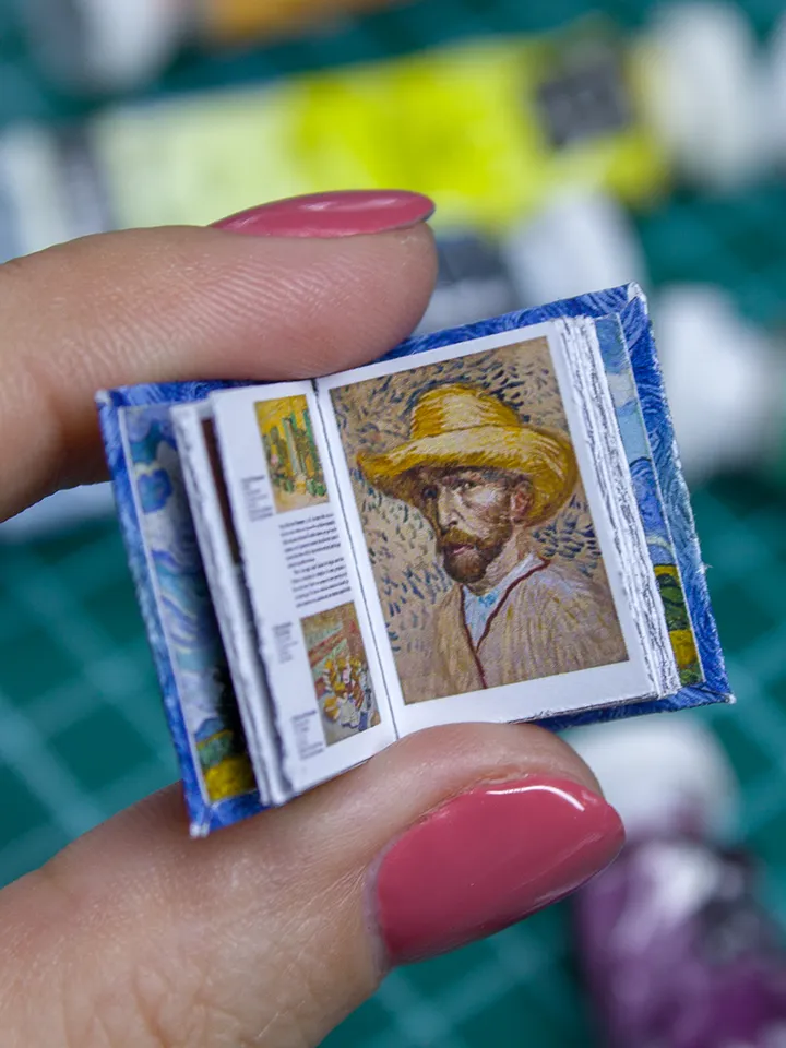 TEMPLATE Miniature book Vincent Van Gogh paintings