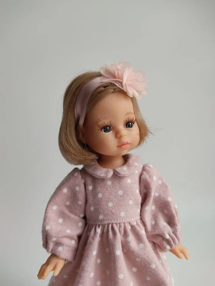 PDF sewing pattern for Paola Reina dolls.