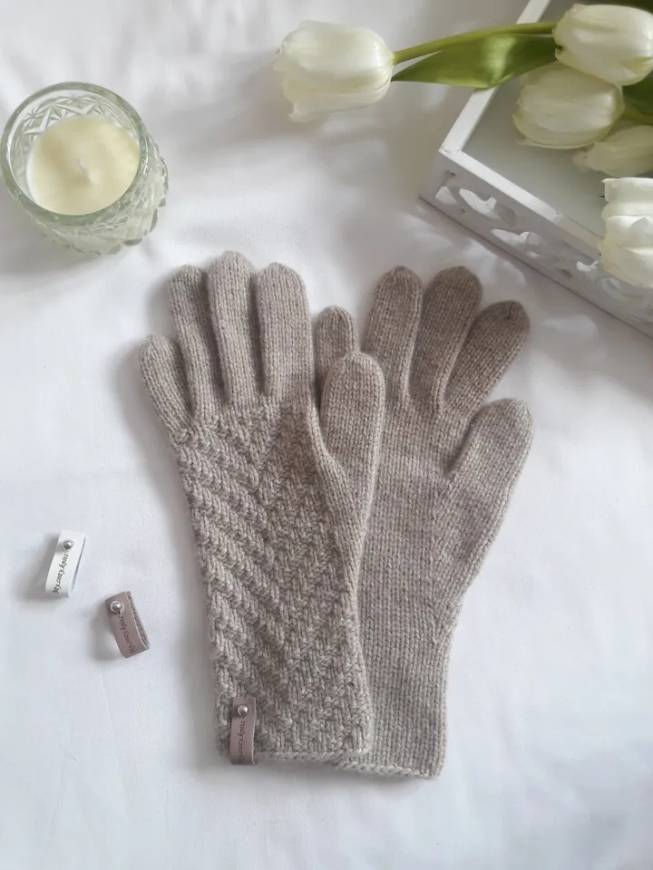 Cashmre gloves. Hand knit gloves. Luxurious gift for her.