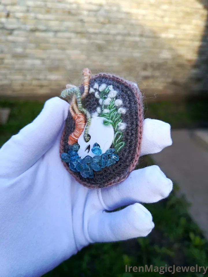 Memento Mori Brooch – Skull with Flowers & Mushrooms