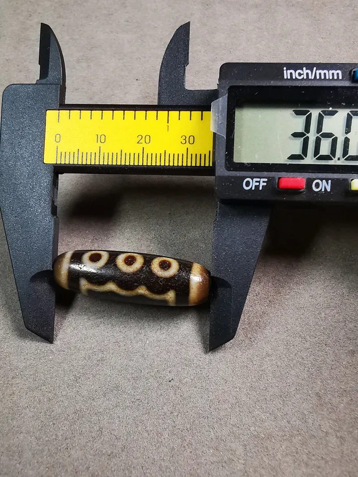 Gandhanra Tibetan 5 Eyed Dzi Bead,Tibetan Chung,Wealth Amulet,Small Size 36*11 mm