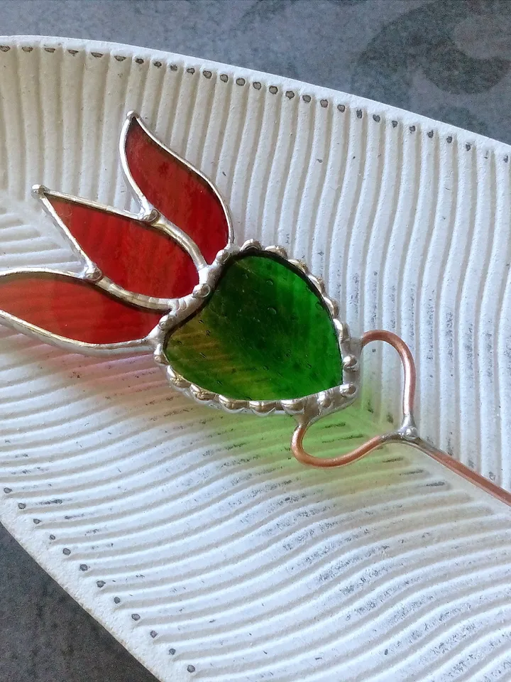 Garden art, Glass flower, Red flower, nature stained glass, Plant pot glass stake, Stain glass plant flower, Lotus stick
