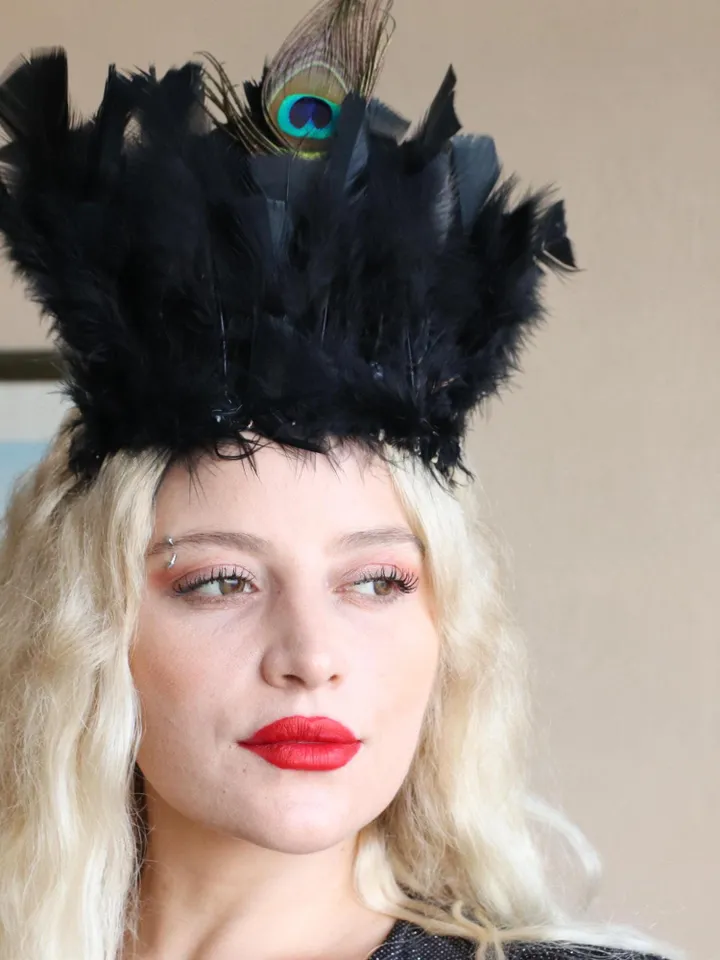 Luxury Black Feather Crown with Peacock Feather,Gothic Feather Headpiece for Special Occasions,Handcrafted Black Feather Crown with Peacock