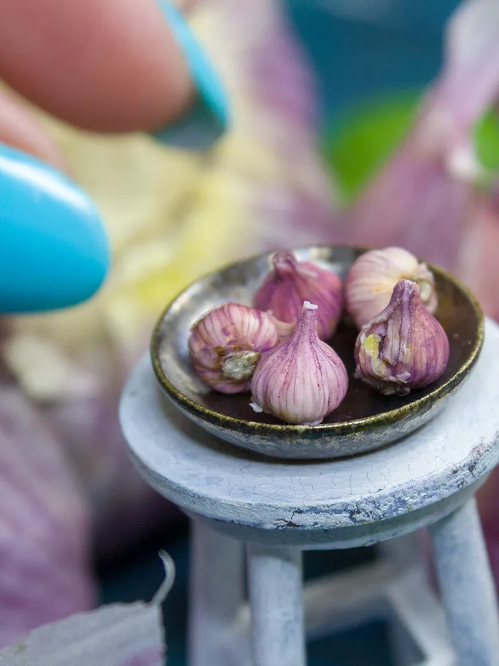 TUTORIAL Miniature garlic with polymer clay