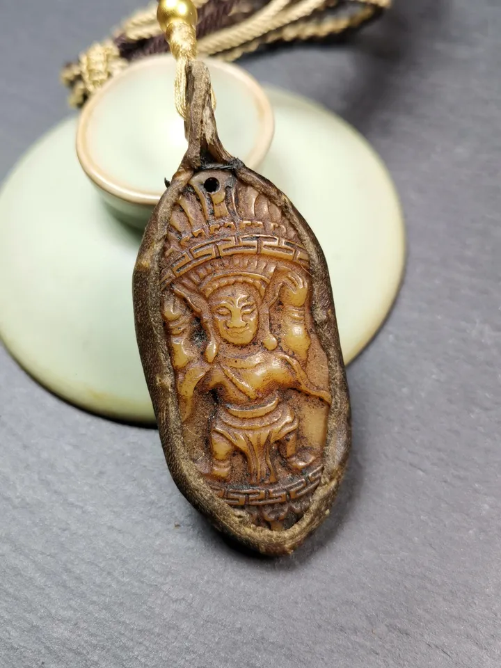 Mysterious Tibetan Buddha Statue Amulet,Gandhanra Old Tibetan Yak Bone Carved Pendant,70×29mm
