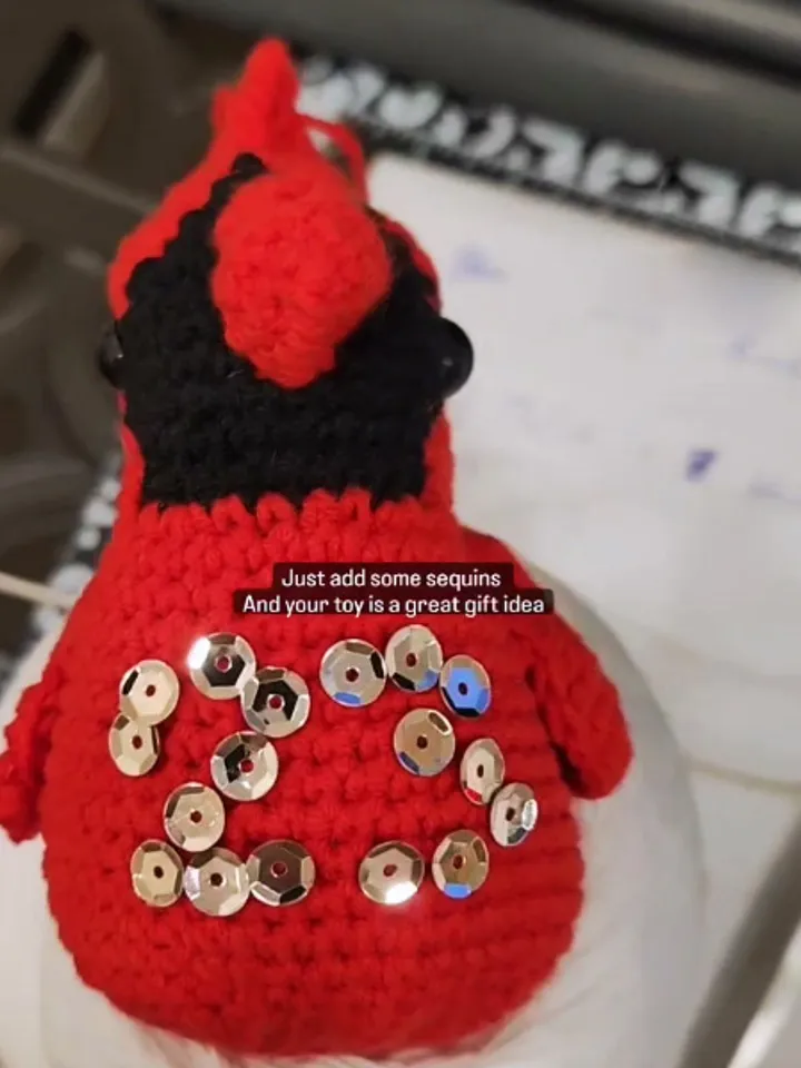 Red cardinal bird crochet pattern - Xmas decor for Christmas tree, digital PDF file, DIY project , Good luck