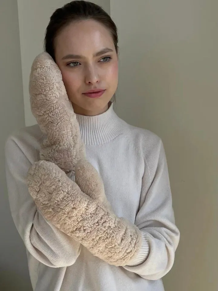 Genuine shearling mittens cream beige colour/ real fur mittens /women cold weather designer gloves / warm cosy mittens/ winter wear