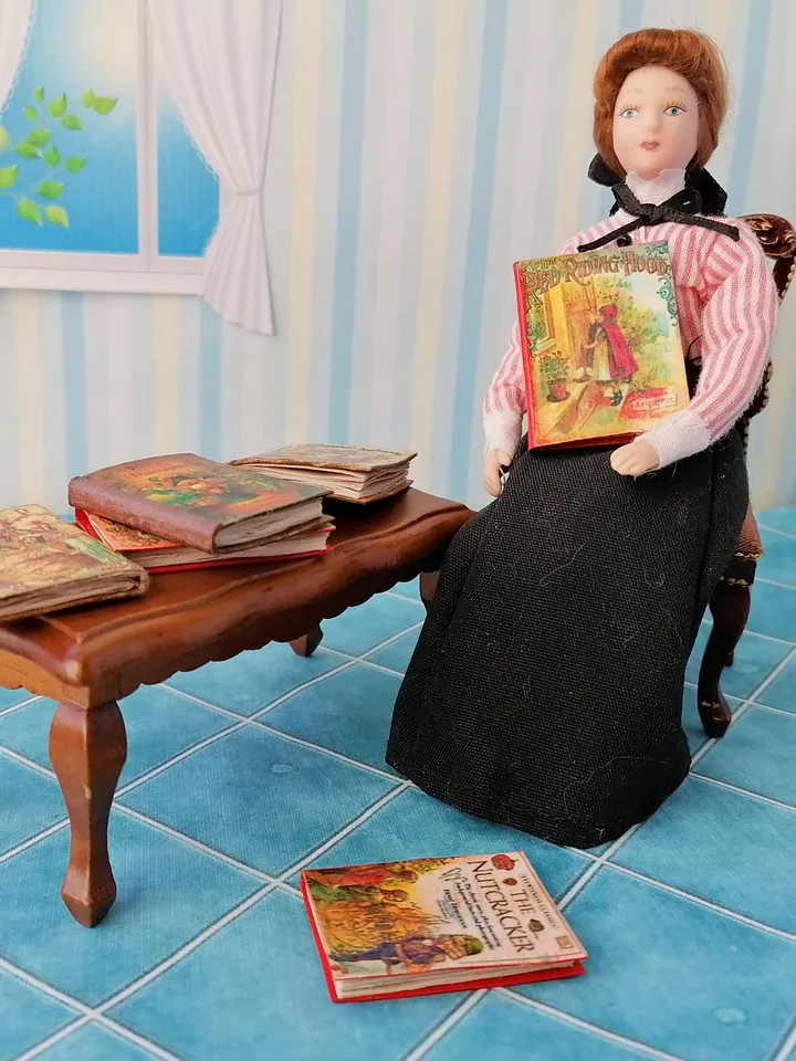 Dollhouse book set in 1:12 scale. Handmade.