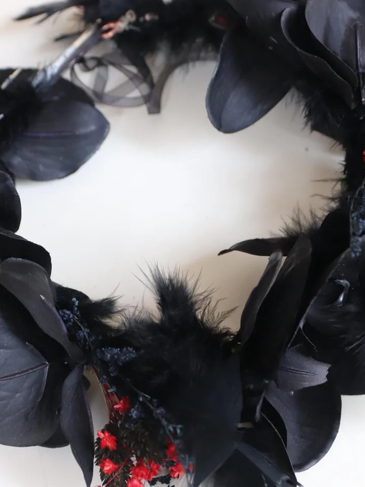 Gothic Black Flower Crown for Halloween,Halloween Witch, Vampire, or Gothic Cosplay,Elegant Black Rose Headpiece, Halloween Gift