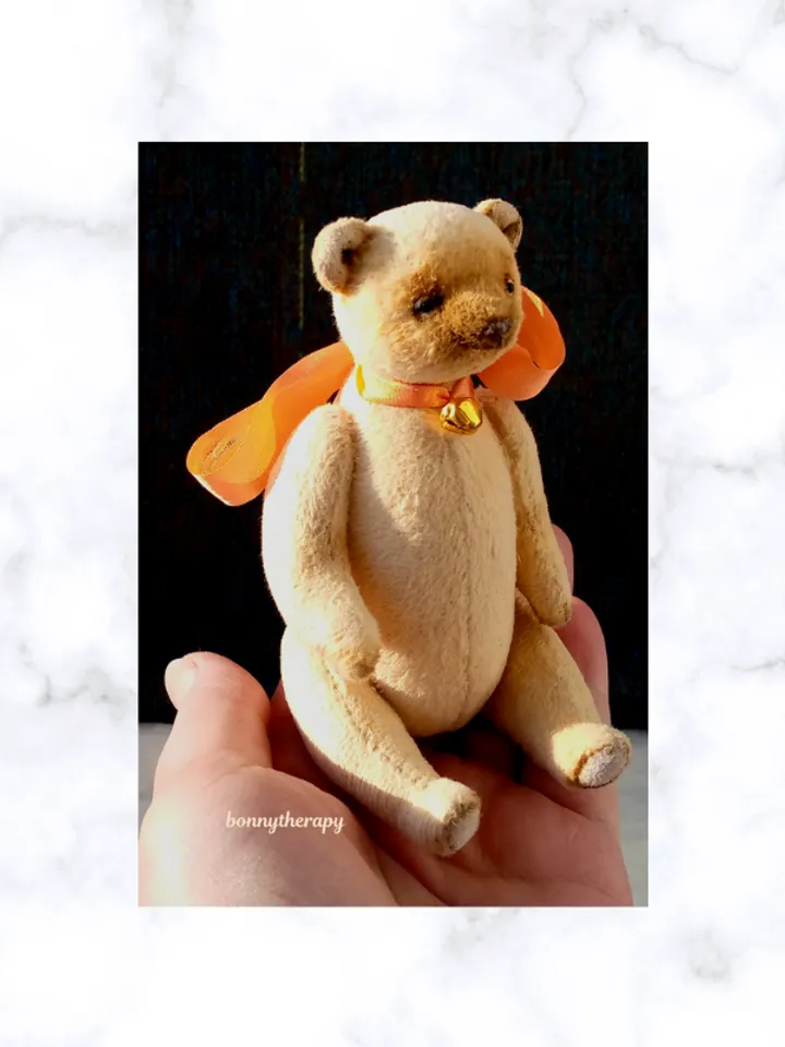 Little teddy bear 4.3 inches sitting, bear for teddy lovers.