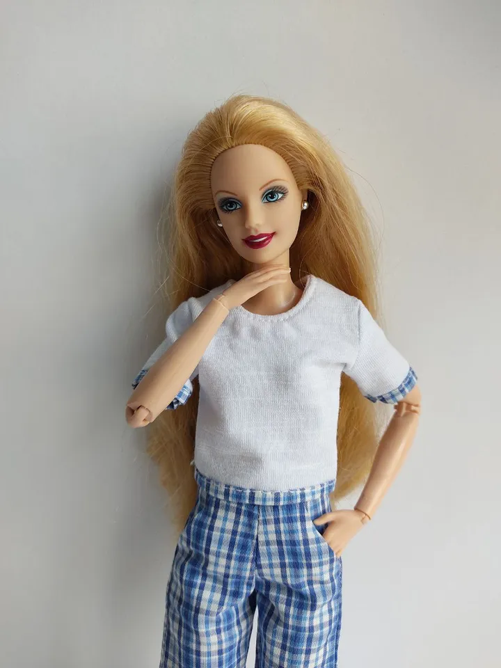 PDF sewing pattern for Barbie dolls.
