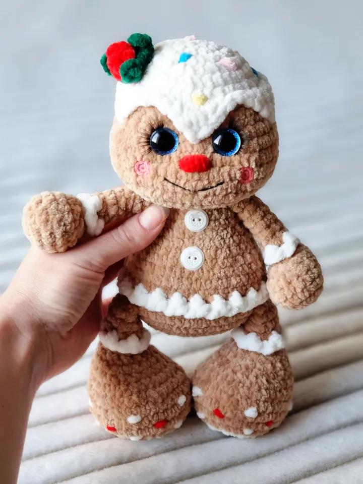 Crochet gingerbread man pattern. Amigurumi gingerbread man pattern. Crochet gingerman