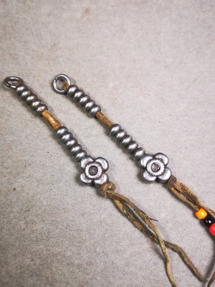Gandhanra Handmade Tibetan Buddhist Mala Counters,Prayer Bead Counters,with Flower Pendant,Made of Cold Iron