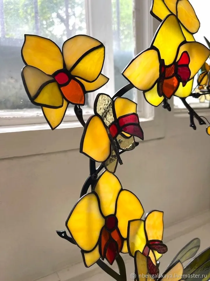 Stained Glass of Snow White Orchids, Snow White Orchid Stained Glass, Stained Glass Artwork: Snow White Orchids, Snow White Orchid Glass Artwork, Snow White Orchid Stained Glass Design, Snow White Orchids in Stained Glass