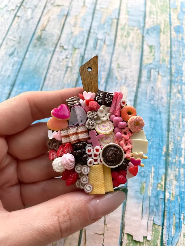 Magnet Miniature Valentine Charcuterie Board with Polymer clay Souvenir