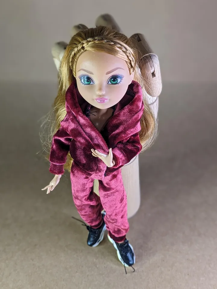 Handmade burgundy velvet hoodie & pants set for 10.5 inch female dolls