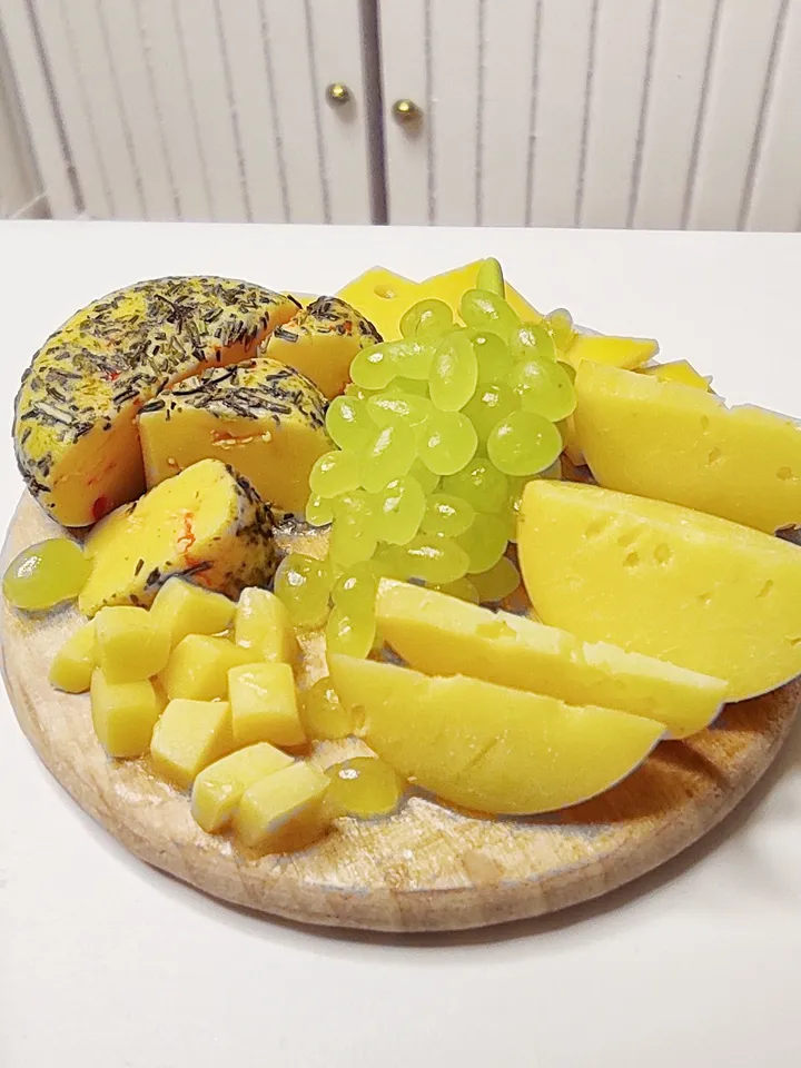 Cheese Board - Cheese platter - realistic polymer clay cheese - food for dolls - miniature - mini food - dollhouse decor