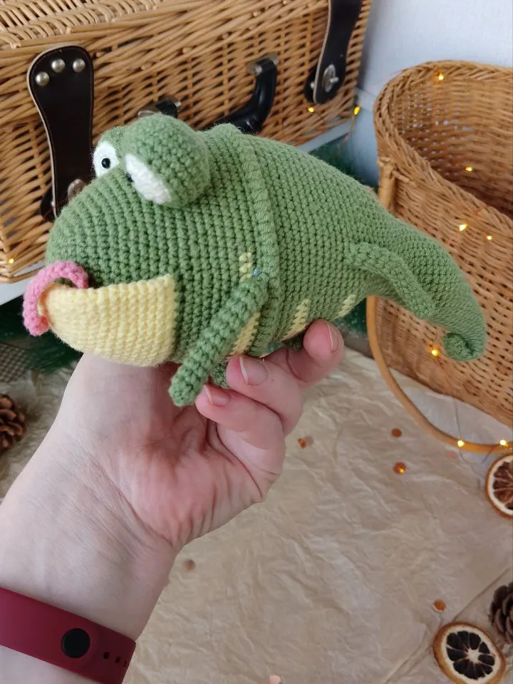 Stuffed green lizard plush toy for friend gift. Cute soft reptile for baby shower gift